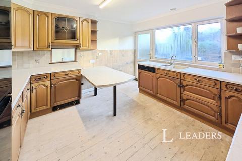 4 bedroom bungalow for sale, The Links, Mansfield, Nottinghamshire