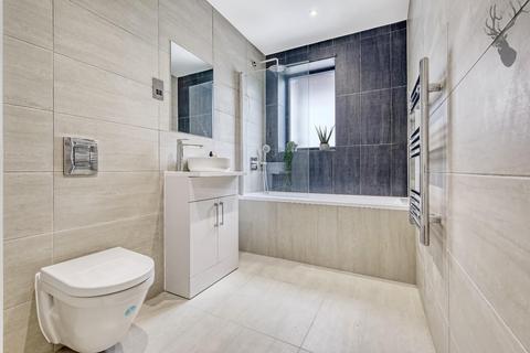 2 bedroom apartment to rent, Aldbourne Road, Shepherd's Bush W12