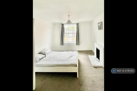 2 bedroom flat to rent, Otago Street, Glasgow, G12