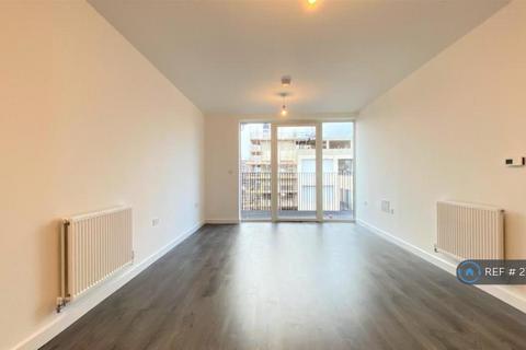 2 bedroom flat to rent, Carnation Gardens, Hayes, UB3