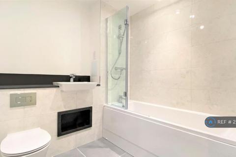 2 bedroom flat to rent, Carnation Gardens, Hayes, UB3