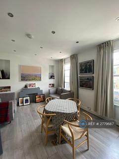 3 bedroom flat to rent, Elm Park, London, SW2