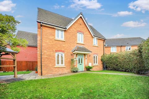 3 bedroom detached house to rent, Daisy Avenue, Newton-Le-Willows, WA12