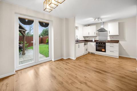 3 bedroom detached house to rent, Daisy Avenue, Newton-Le-Willows, WA12