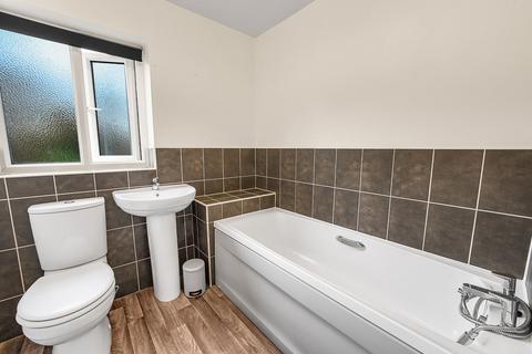 3 bedroom detached house to rent, Daisy Avenue, Newton-Le-Willows, WA12