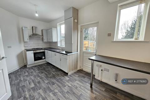 2 bedroom terraced house to rent, Lancaster Street, Chadderton, Oldham, OL9