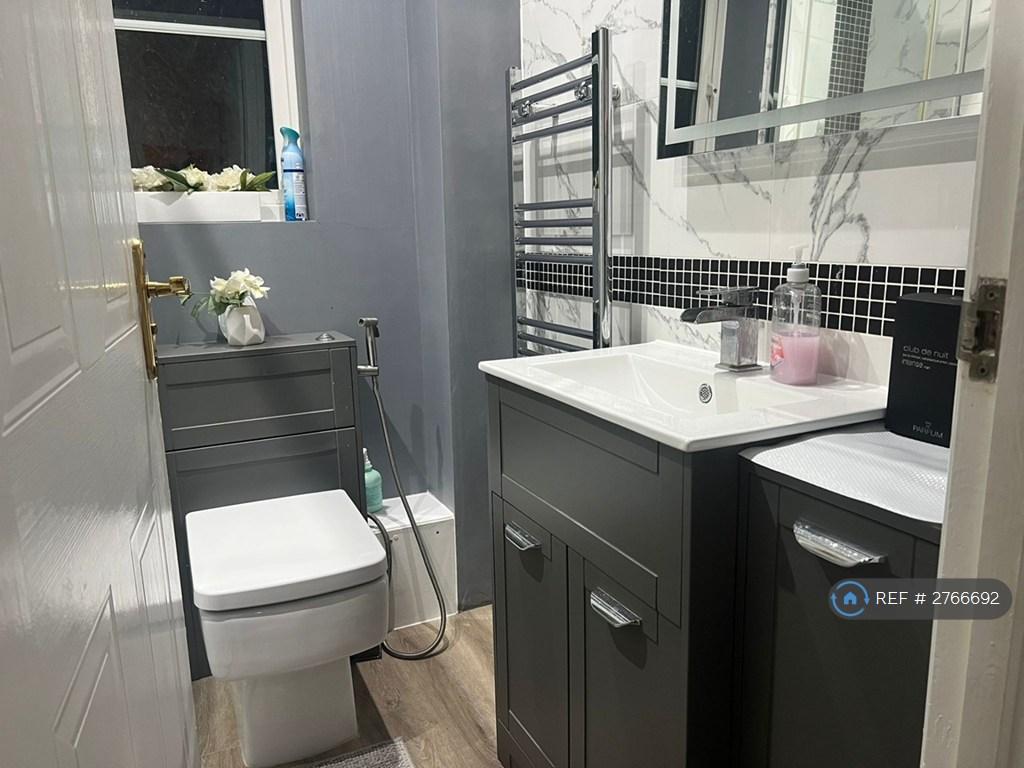 Main Bathroom