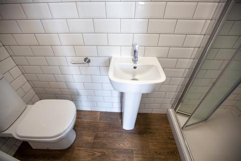 undefined, Aigburth Road, L17 7BP,