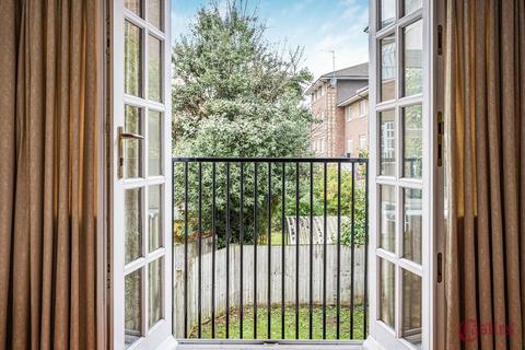 undefined, Queensbridge Road, E8