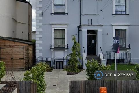 2 bedroom flat to rent, Holmesdale Road, London, SE25