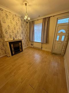 2 bedroom terraced house to rent, Station Avenue, Southend-on-Sea SS2