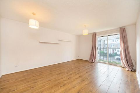 2 bedroom house to rent, Burghley Hall Close, London SW19