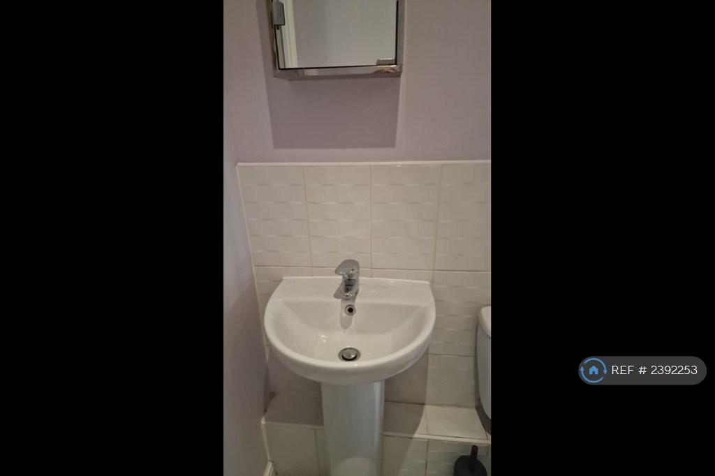 Bedroom 1 Ensuite