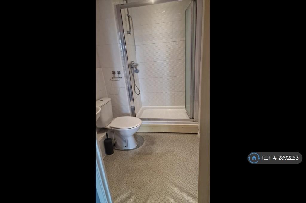 Bedroom 1 Ensuite
