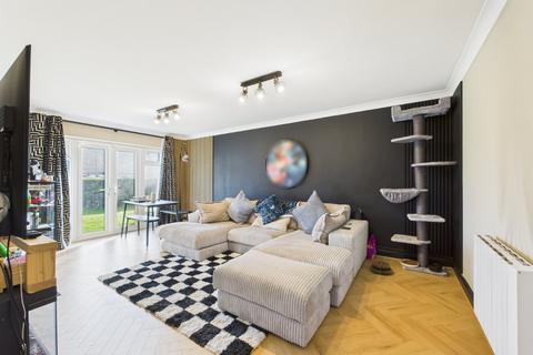 2 bedroom apartment for sale, Reedsfield Road, Ashford, Surrey, TW15