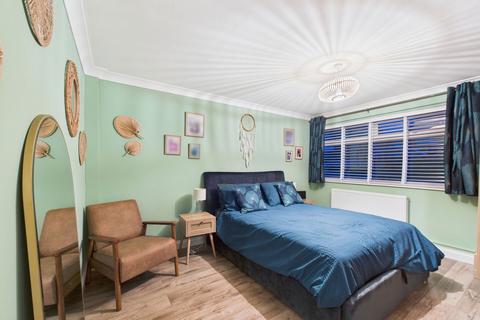 2 bedroom semi-detached bungalow for sale, St. Andrews Close, Margate CT9