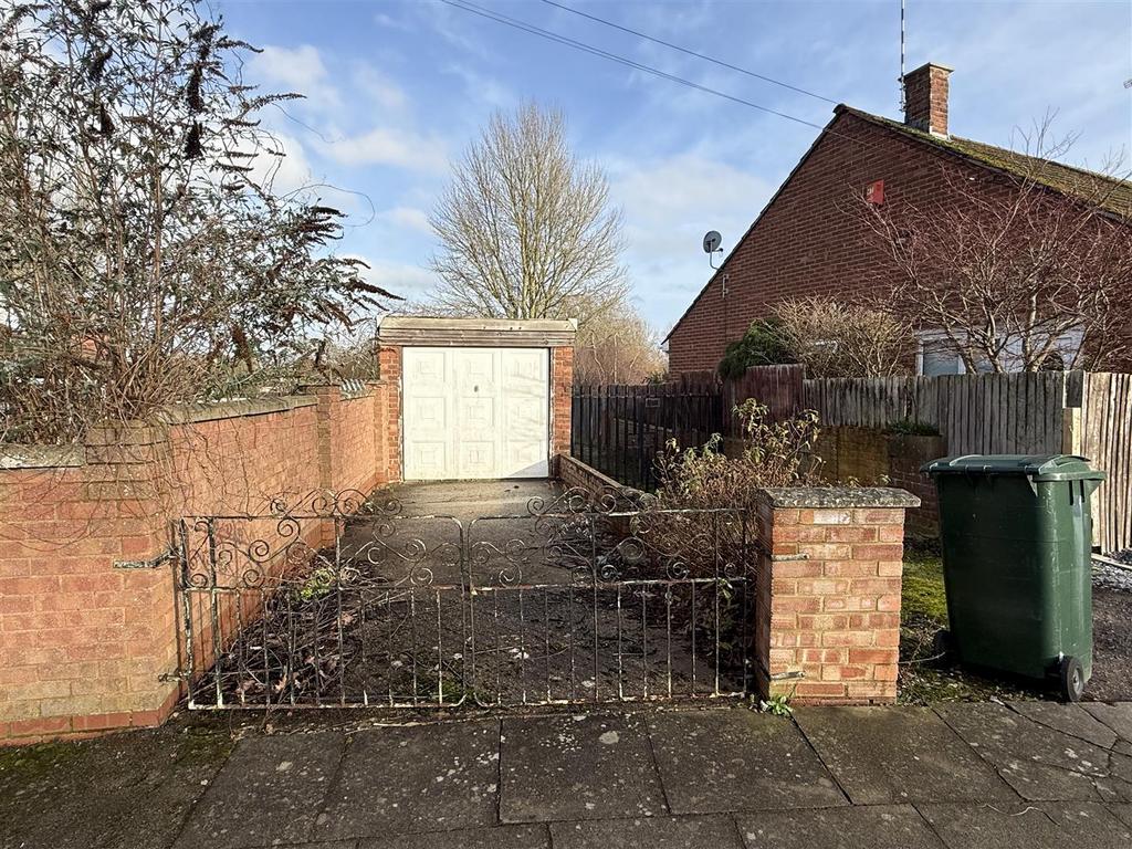Garage &amp; Off Road Parking