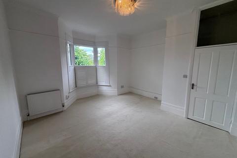 1 bedroom flat for sale, Hollybush Hill, London, E11