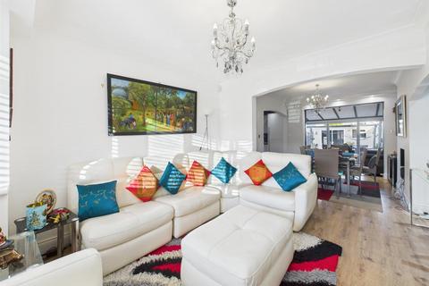 4 bedroom house for sale, Field End Road, Ruislip HA4