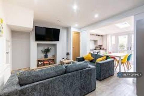 undefined, Queens Road West, Nottingham, NG9