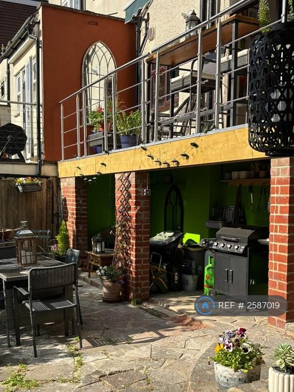 Garden Kitchen