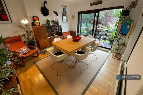 undefined, Grangecliffe Gardens, London, SE25