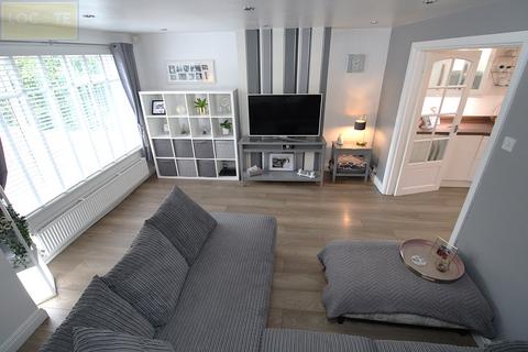 3 bedroom semi-detached house for sale, Iona Way Davyhulme