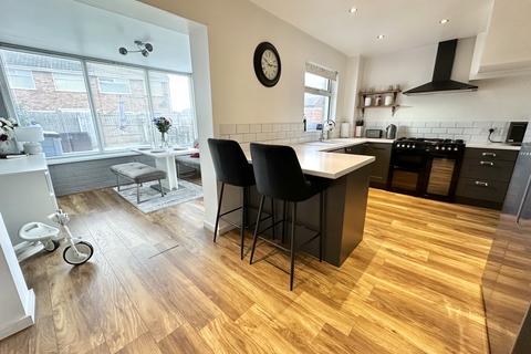 3 bedroom semi-detached house for sale, Wood Green Drive, Cleveleys FY5
