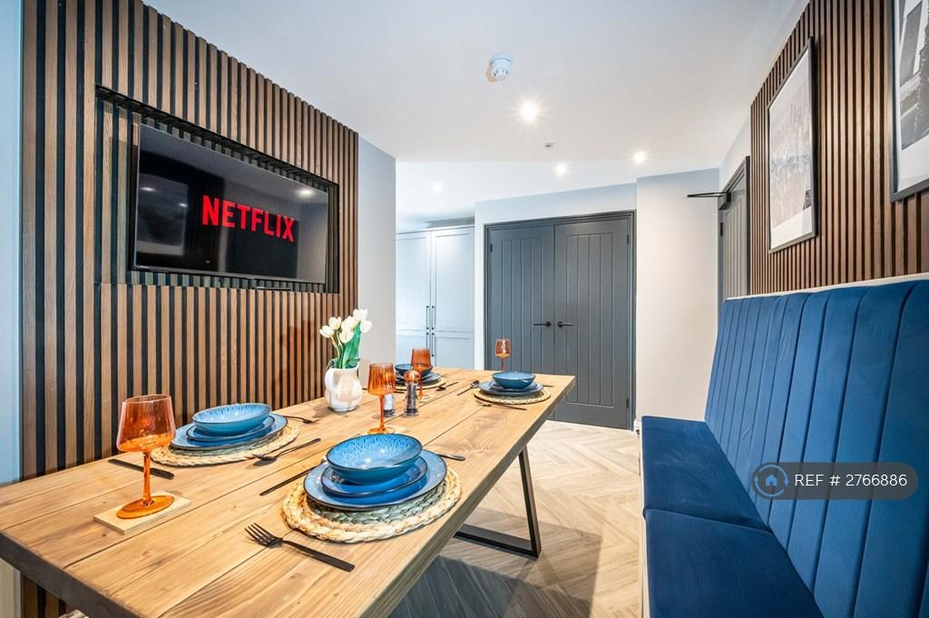 Communal Dining