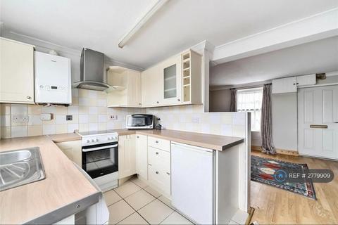 2 bedroom semi-detached house to rent, Weston Road, Olney, MK46