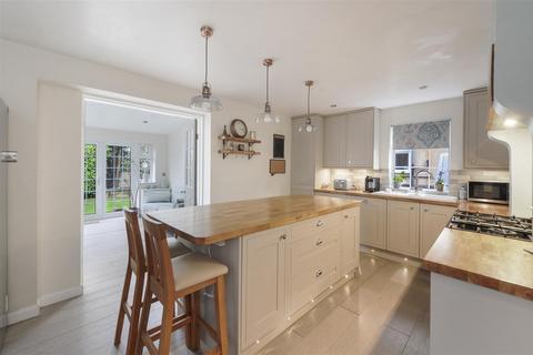 4 bedroom detached house for sale, Headingley Road, Allington ME16
