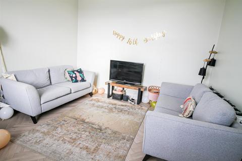 2 bedroom apartment to rent, Beech Avenue, Nottingham