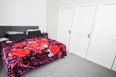 2 bedroom apartment to rent, Beech Avenue, Nottingham
