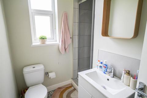 2 bedroom apartment to rent, Beech Avenue, Nottingham