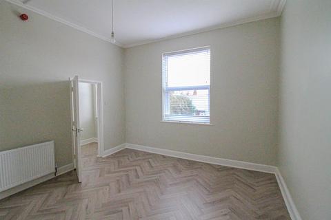 2 bedroom apartment to rent, Beech Avenue, Nottingham