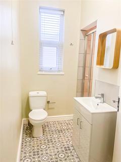 2 bedroom apartment to rent, Beech Avenue, Nottingham