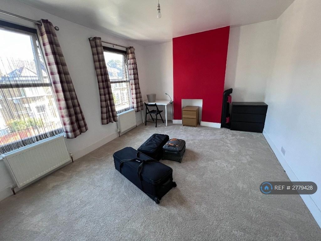 Bedroom Measures 15ft * 11ft