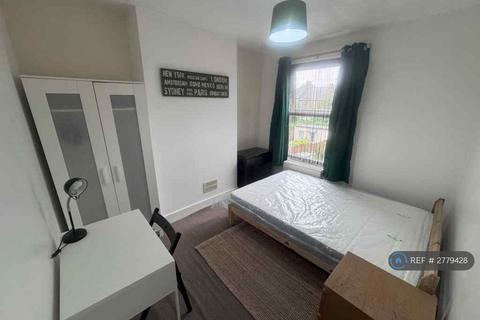 1 bedroom in a house share to rent, Asplins Road, London, N17