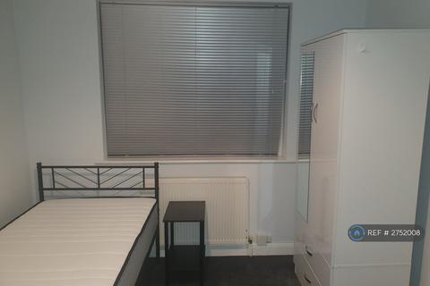 1 bedroom in a flat share to rent, Church Lane, London, NW9