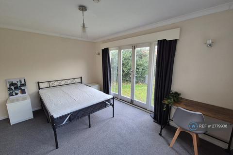1 bedroom in a house share to rent, Redfern Close, Cambridge, CB4