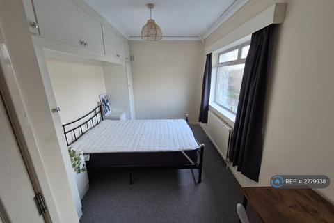 1 bedroom in a house share to rent, Redfern Close, Cambridge, CB4