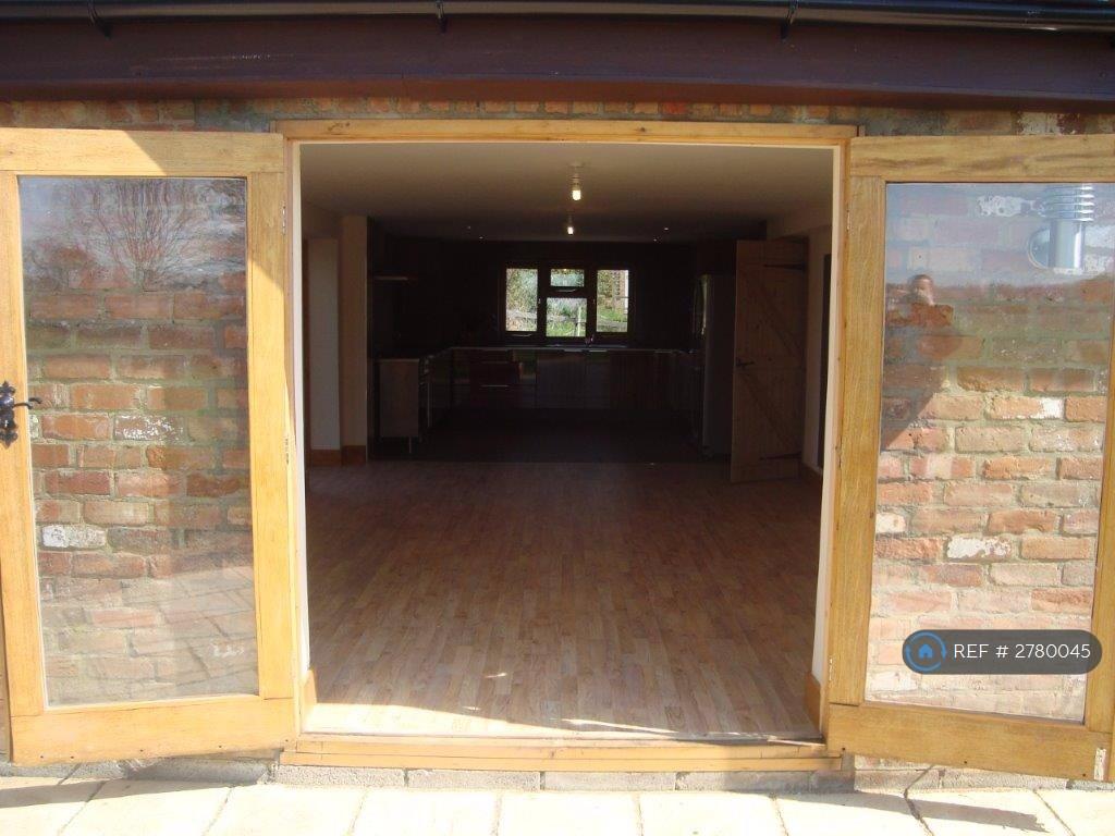 Kitchen/Lounge Out To Patio