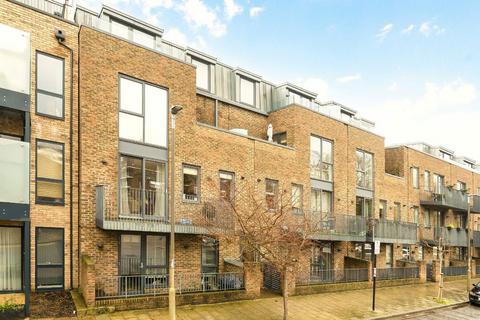 2 bedroom flat for sale, Gideon Road, London SW11