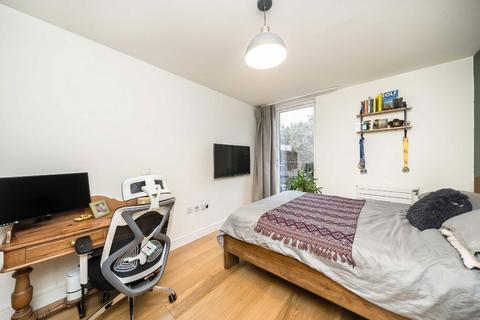2 bedroom flat for sale, Gideon Road, London SW11