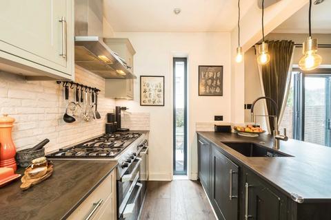 4 bedroom semi-detached house for sale, Kirkstall Gardens, London SW2