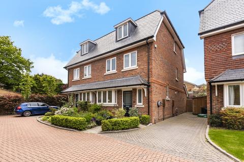 undefined, Ongar Hill, Addlestone, Surrey, KT15