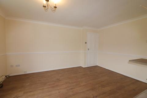 2 bedroom flat to rent, Handcross Road, Luton LU2