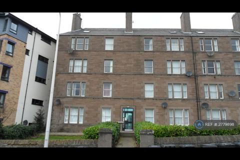 3 bedroom penthouse to rent, Roseangle, Dundee, DD1
