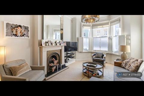 5 bedroom terraced house to rent, Atherton Street, London, SW11