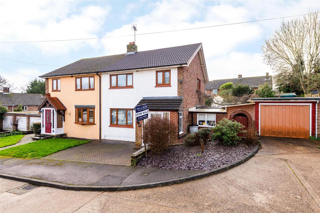 3 Horwood Close main2.jpg